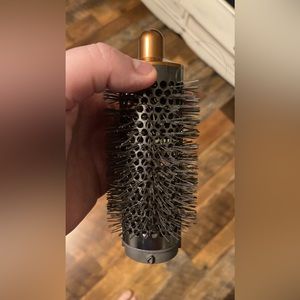 Dyson airwrap round brush attachment